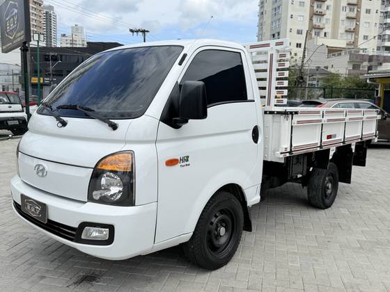 HYUNDAI HR 2.5 LONGO SEM CAÇAMBA 4X2 16V 130CV TURBO INTERCOOLER DIESEL 2P MANUAL
